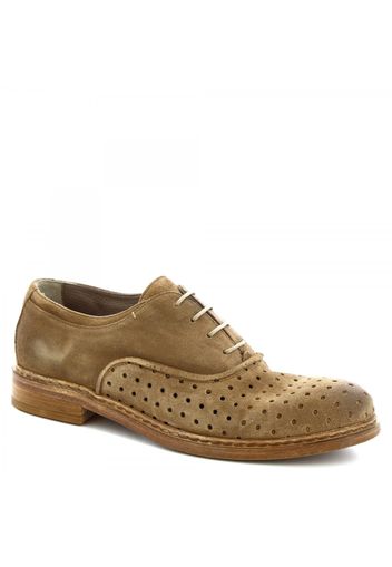 Scarpe stringate da uomo artigianali in pelle di camoscio traforata beige M681-23 WASHSAVANA HAVANA