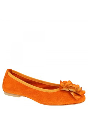 Ballerine slip-on con punta arrotondata da donna fatte a mano in pelle di camoscio arancione decorate con fiore 6087 VELOUR ARANCIO