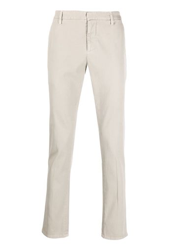 Pantalone chino vita media