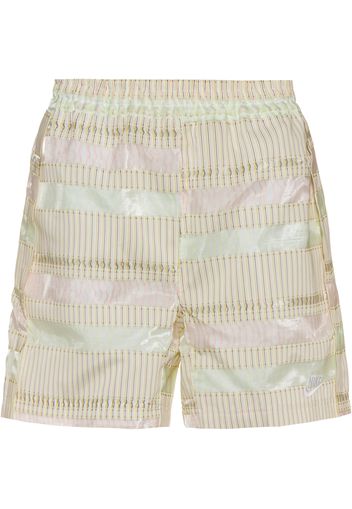 Nike Sportswear Shorts  verde chiaro / rosé / bianco