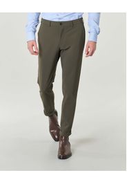Pantaloni slim fit verde militare in tessuto tecnico doppiato