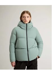 Piumino color acqua Woolrich Cloud Series in nylon elasticizzato con finish opaco con collo alto e cappuccio fisso