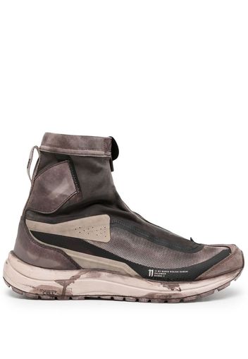 11 By Boris Bidjan Saberi distressed-effect panelled ankle boots - Brown