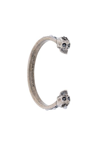 Alexander McQueen skull cuff bracelet - Metallic