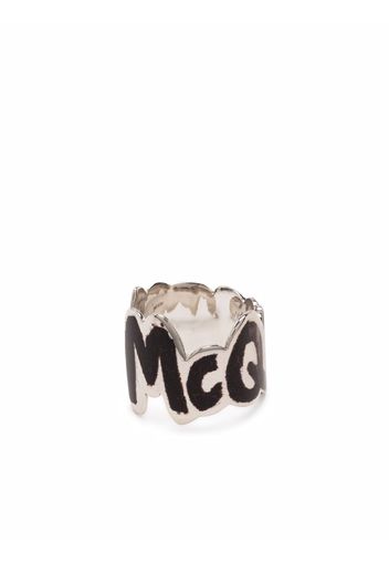 Alexander McQueen Graffiti-logo cut ear cuff - Silver