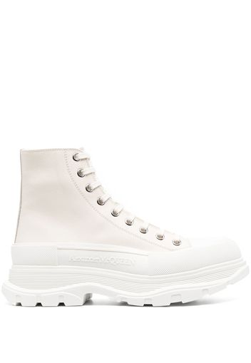 Alexander McQueen Tread Slick ankle boots - Neutrals