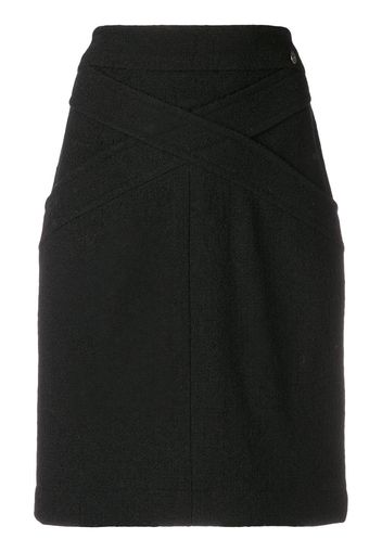 Chanel Pre-Owned crisscross detail fitted skirt - Black