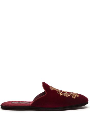 Dolce & Gabbana Velvet slippers with coat of arms embroidery - Red