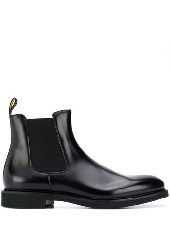 round toe Chelsea boots