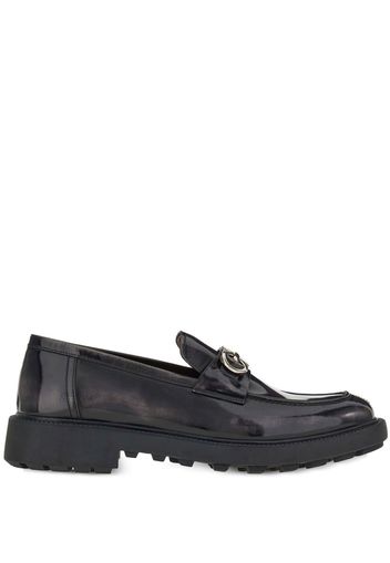 Ferragamo Gancini-plaque patent loafers - Black