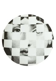 Fornasetti checkboard face print plate - White