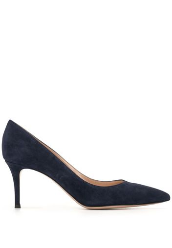 70 pointed-toe pumps