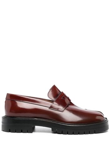 Maison Margiela Tabi patent leather loafers - Red