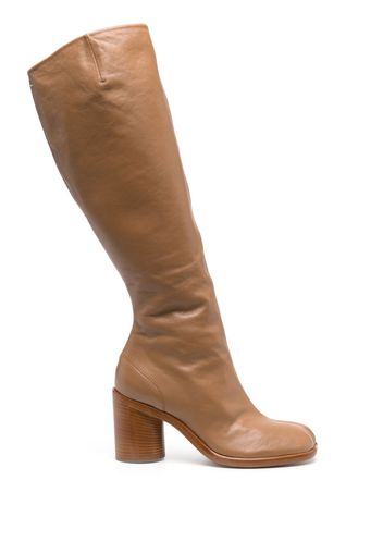 Maison Margiela Tabi 85mm leather knee-high boots - Brown