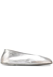 flat metallic ballerinas