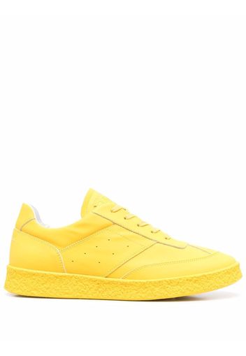 MM6 Maison Margiela embossed-logo tongue sneakers - Yellow