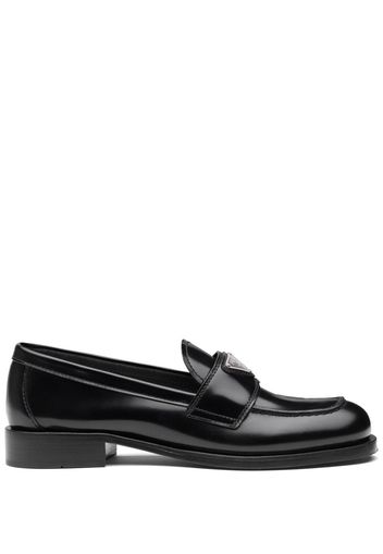 Prada logo-plaque leather loafers - Black