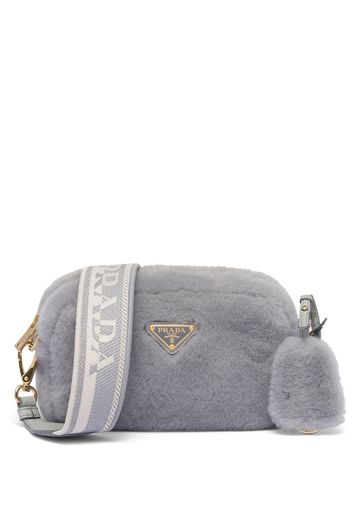 Prada triangle-plaque shearling shoulder bag - Grey