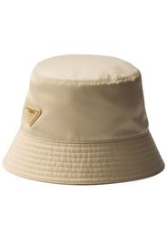 Prada triangle-logo bucket hat - Neutrals