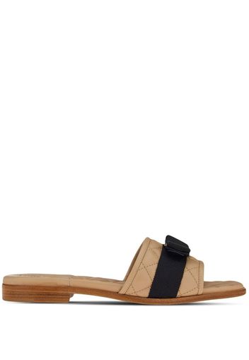 Salvatore Ferragamo Vara bow quilted slides - Neutrals