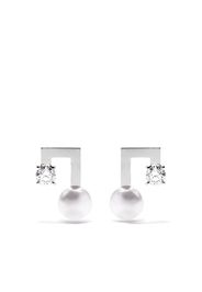 18kt white gold petit Balance Note Collection Line Akoya pearl and diamond stud earrings