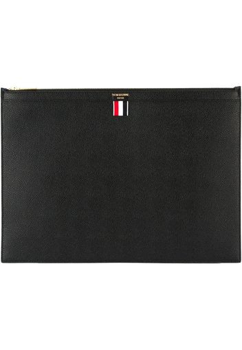 Thom Browne Large Zipper Laptop Holder (39X28CM) In Pebble Grain - Black