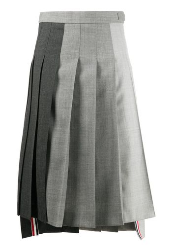 Fun-Mix pleated dropped back skirt