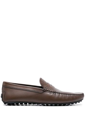 Tod's embossed-logo detail loafers - Brown