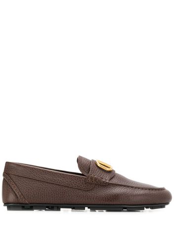 Valentino logo plaque loafers - Brown