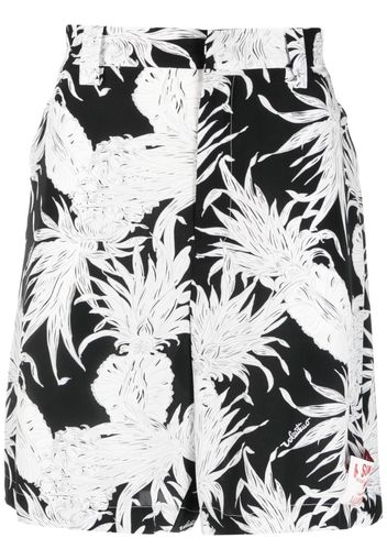 Valentino Garavani pineapple-print Bermuda shorts - Black