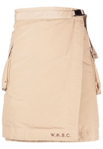 White Mountaineering cargo pockets crossover shorts - Brown