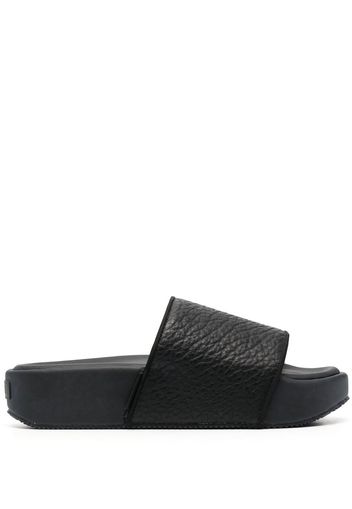 Y-3 pebbled open-toe slides - Black