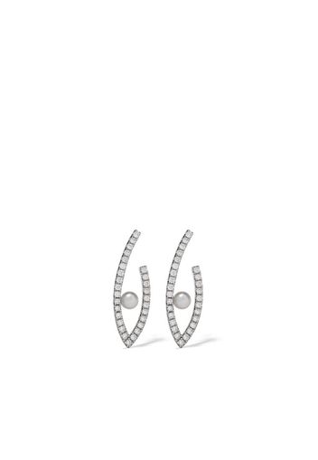 18kt white gold Sleek Akoya pearl and diamond earrings