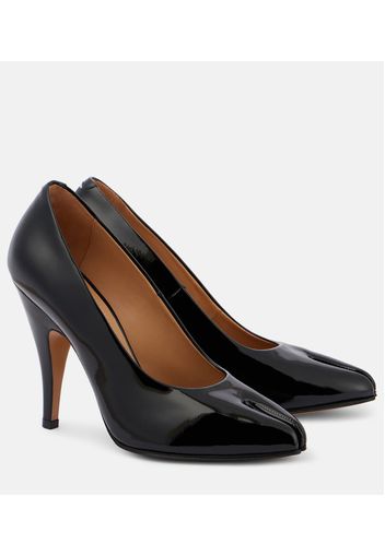 Tabi patent leather pumps