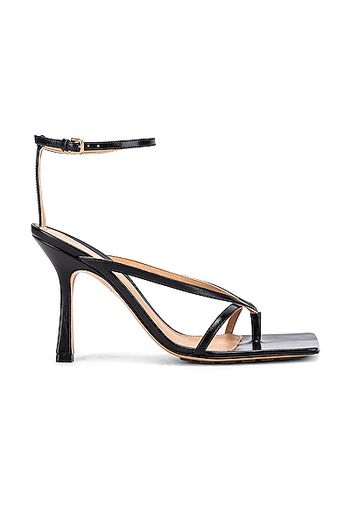 Bottega Veneta Leather Stretch Toe Heels in Black