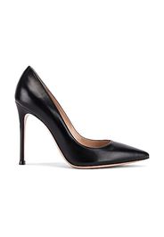 Gianvito Rossi Leather Pumps in Black