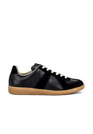 Maison Margiela Replica Sneakers in Black