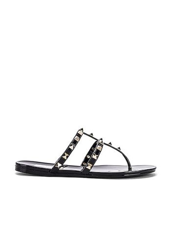 Valentino Garavani Rockstud Summer Thong Sandals in Black