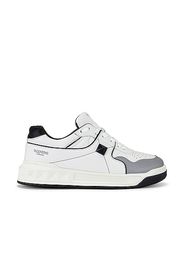 Valentino Garavani Low Top Sneaker in White,Grey