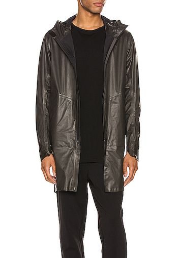 Veilance Monitor Coat in Black