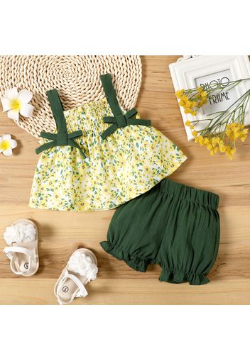 2pcs Baby Girl Floral Print Spaghetti Strap Smocked Top and Solid Bloomers Shorts Set