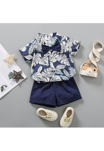 2pcs Baby Boy Bow Tie Decor Allover Palm Leaf Print Short-sleeve Shirt and Solid Shorts Set