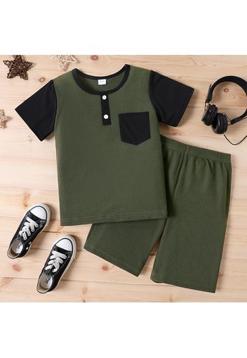 2pcs Kid Boy Button Pocket Design Splice Waffle Short-sleeve Tee and Elasticized Army Green Shorts Set