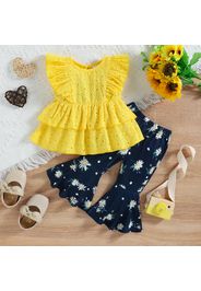 2pcs Baby Girl Solid Eyelet Embroidered Ruffle Trim Layered Tank Top and Allover Daisy Floral Print Flared Pants Set