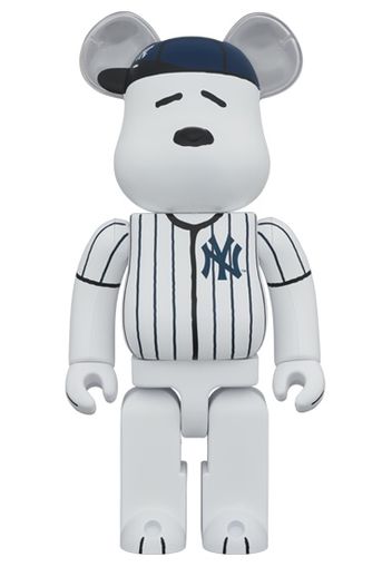 Bearbrick x Peanuts x MLB New York Yankees Snoopy 1000%