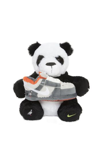 Nike x Staple Panda Pigeon Plush Black/White