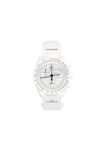 Swatch x Omega Bioceramic Moonswatch Mission To Moonphase Snoopy SO33W700