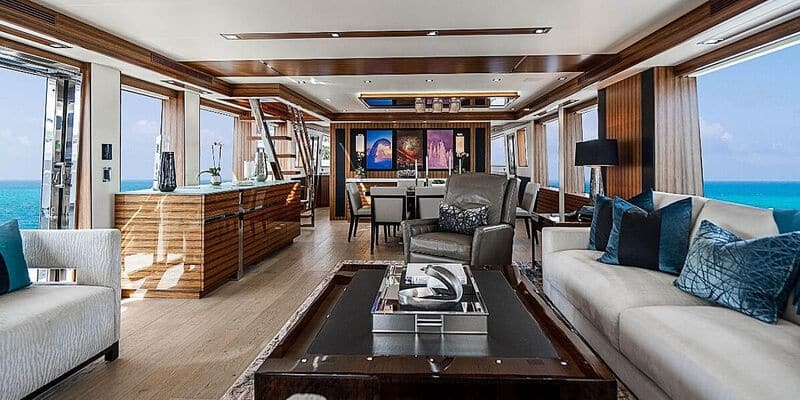 SYT_209235-l Hatteras 28m motor yacht SnowGhost has been sold