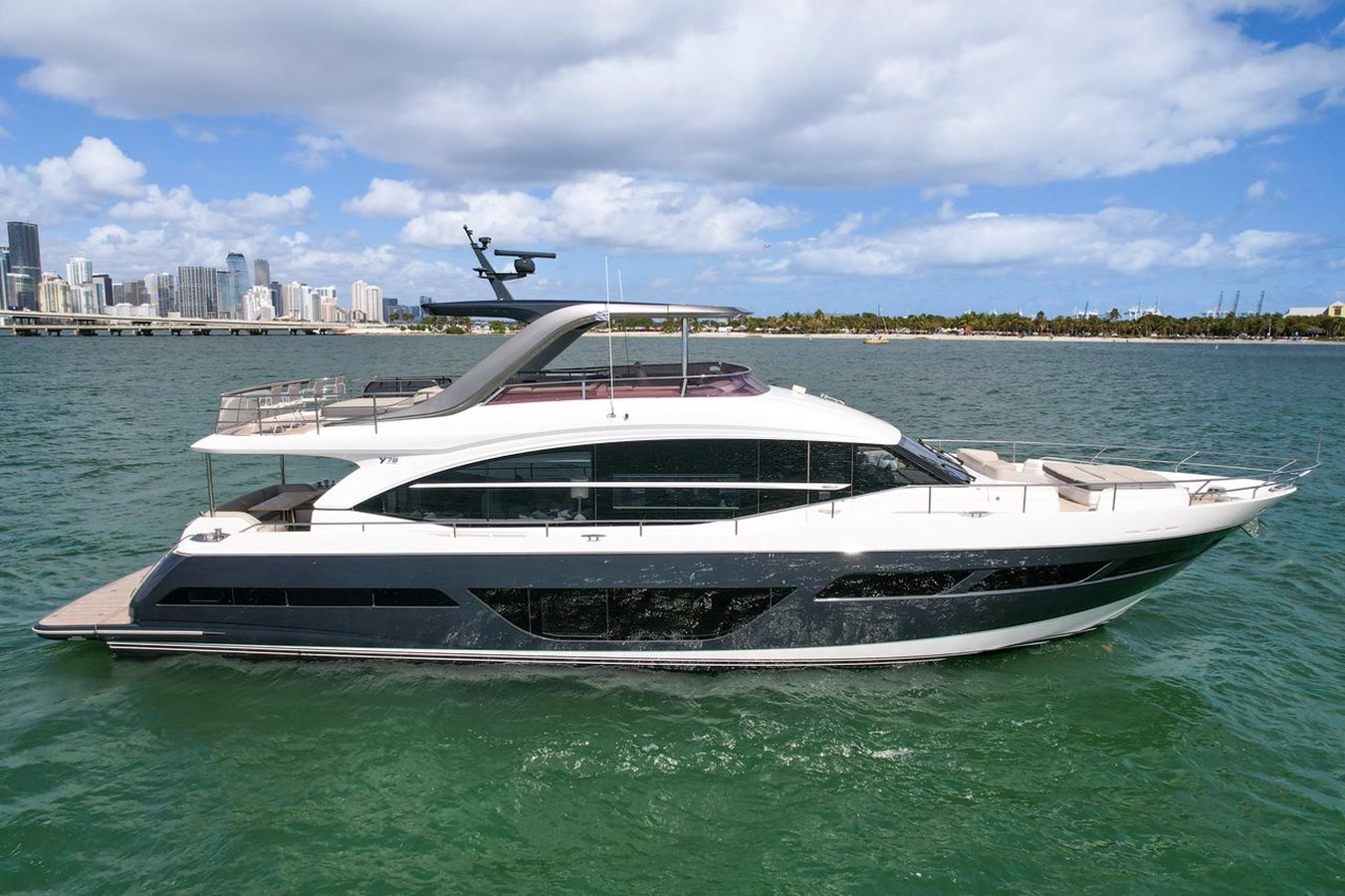 Listing Highlight: 78′ Princess Yachts Y78 2021