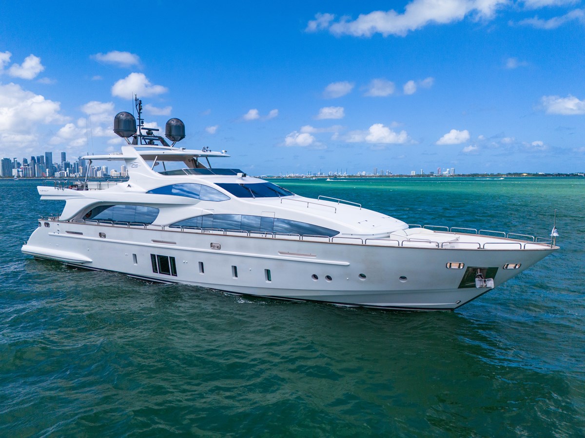 Listing Highlight: 105′ Azimut Yachts Grande 105 2012